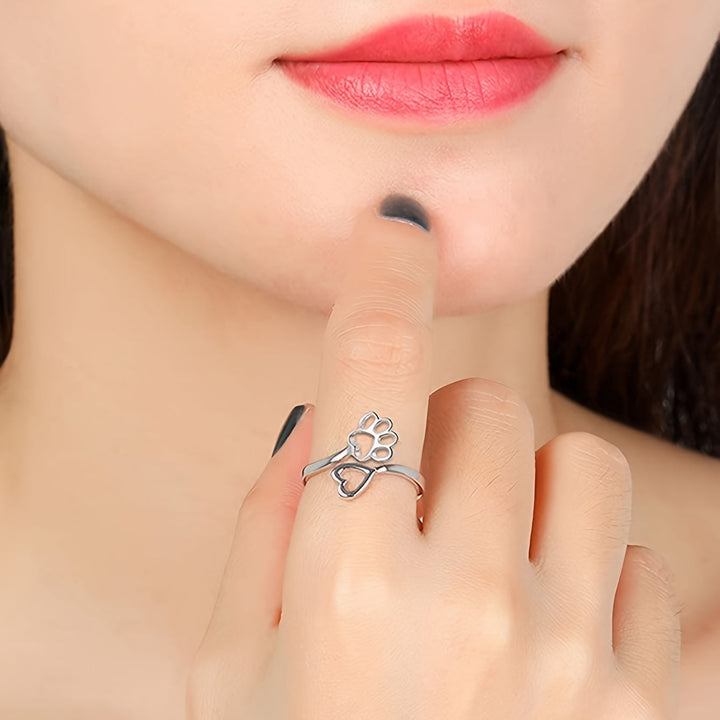Anillo huella y corazón puesto