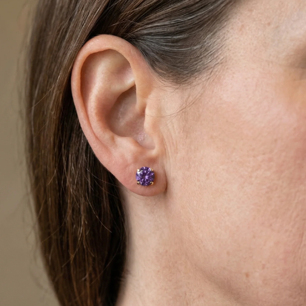 Pendientes de botón redondos violeta · Plateado