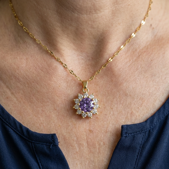 Collar girasol violeta · Dorado