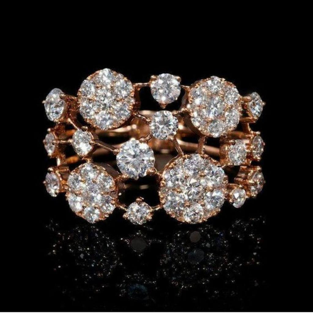 Anillo de estilo antiguo con racimos de brillos · Rosado