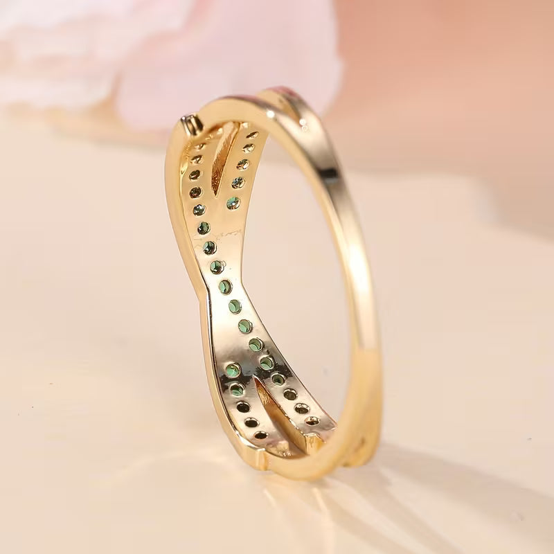 Anillo verde esmeralda · Dorado