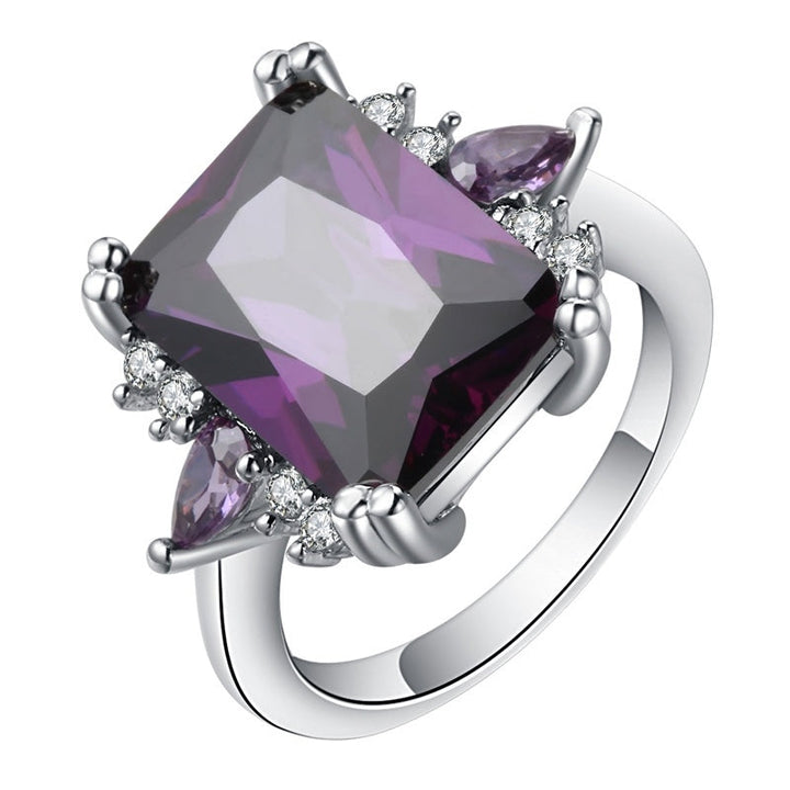 Anillo con detalle violeta · Plateado