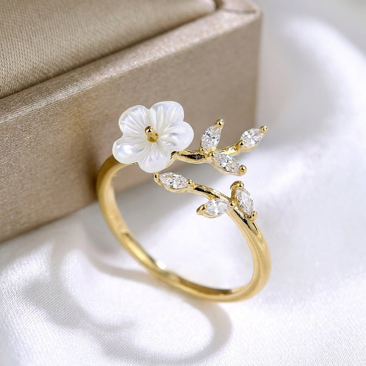 Anillo flor de primavera ajustable · Dorado