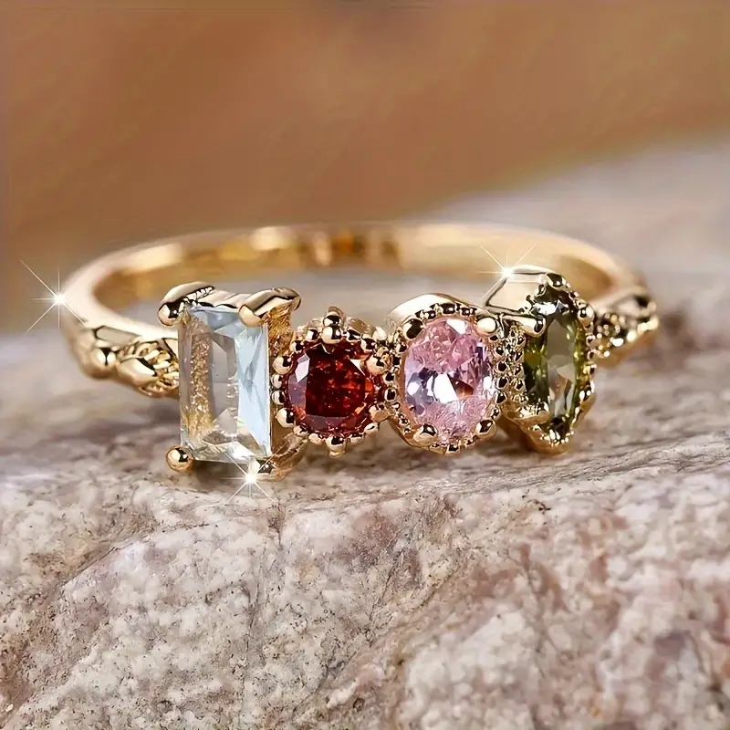 Anillo floral de inspiración oriental · Dorado