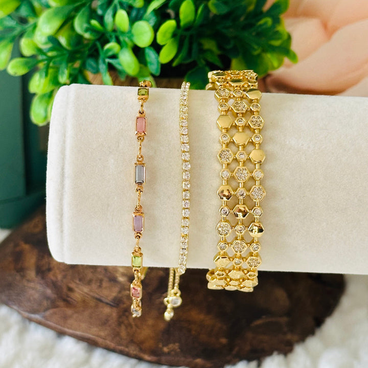 Pulsera fina multicolor · Dorado