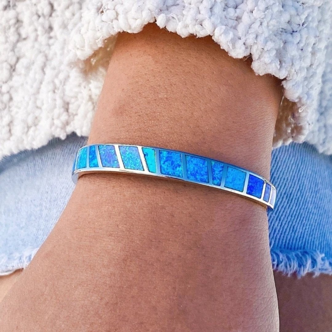 Pulsera de efecto ópalo azul · Plateado