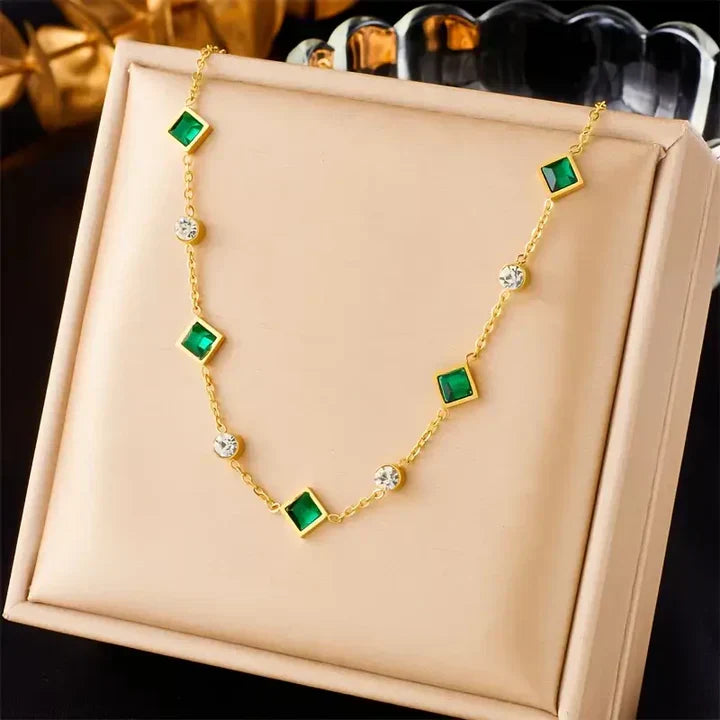 Collar Amélie · Dorado