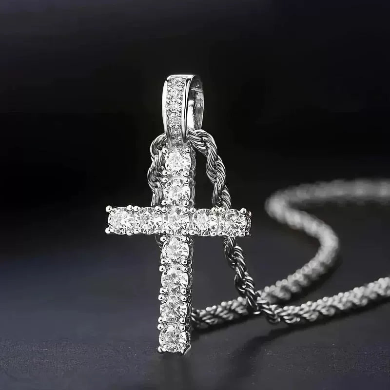 Collar de cruz pequeña con cadena trenzada · Dorado o plateado