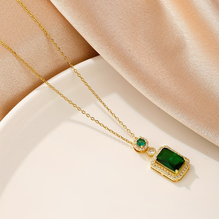 Collar Greta verde esmeralda · Dorado