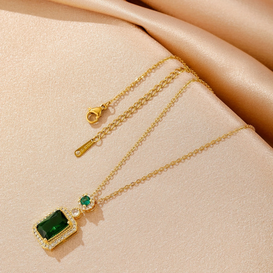 Collar Greta verde esmeralda · Dorado