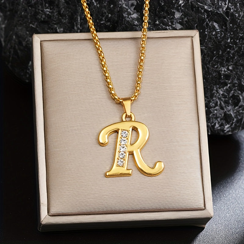 Collar con inicial y brillo · Dorado