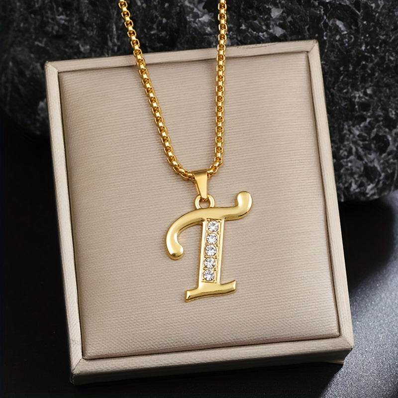 Collar con inicial y brillo · Dorado