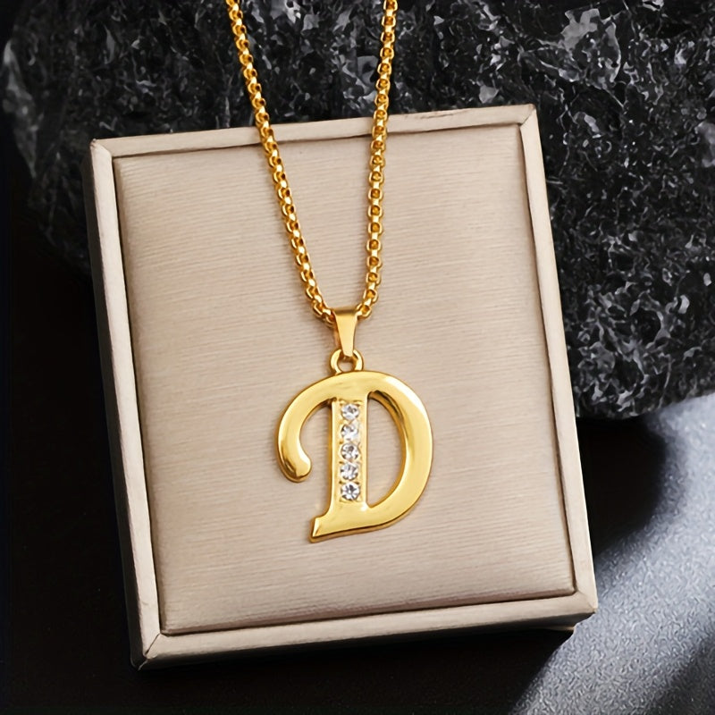 Collar con inicial y brillo · Dorado