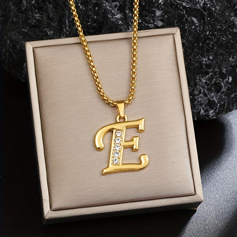 Collar con inicial y brillo · Dorado