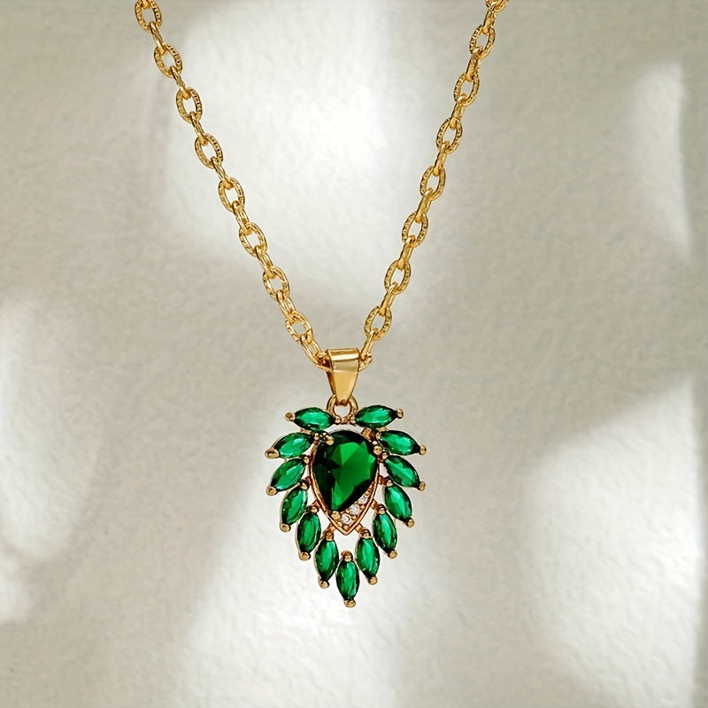 Collar Matilde verde esmeralda · Dorado