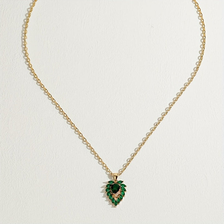 Collar Matilde verde esmeralda · Dorado