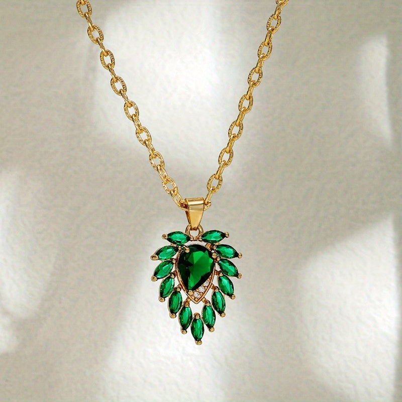 Collar Matilde verde esmeralda · Dorado