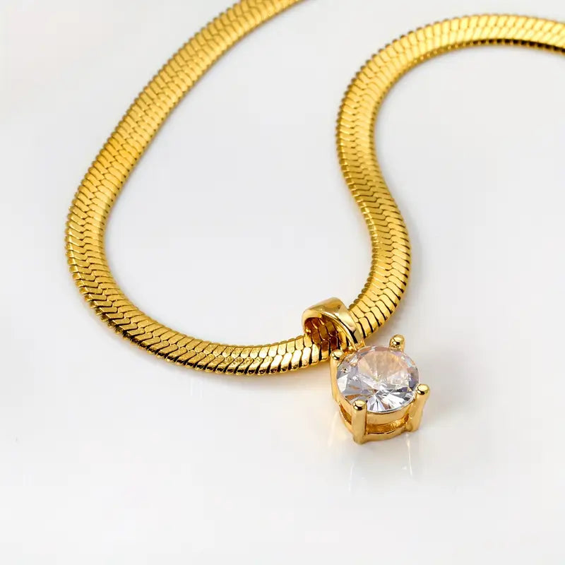 Collar con colgante elegante de brillos · Dorado