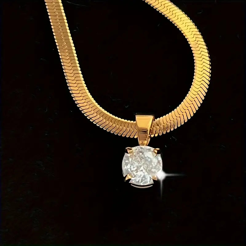 Collar con colgante elegante de brillos · Dorado