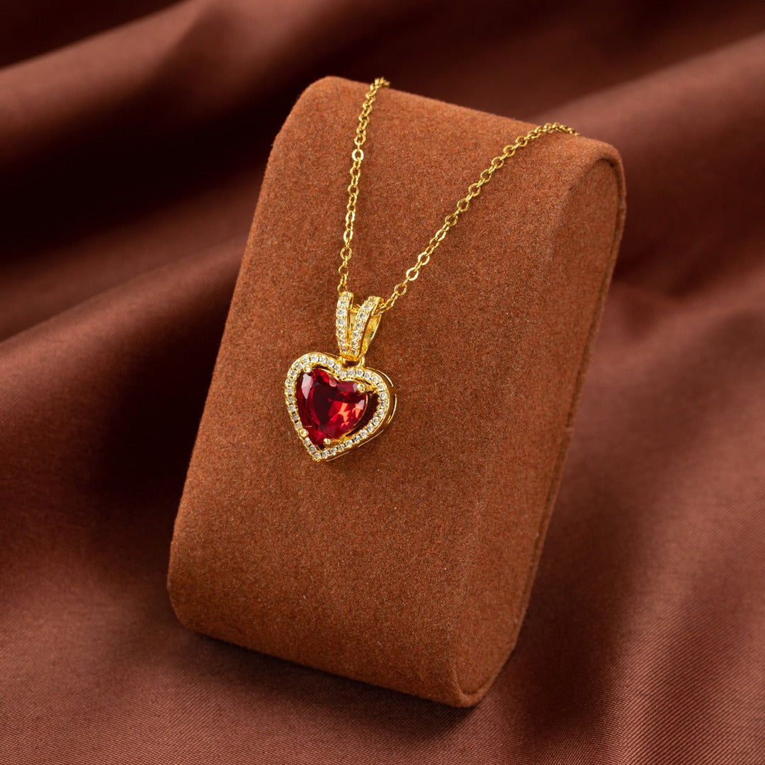 Collar Carmesia · Dorado