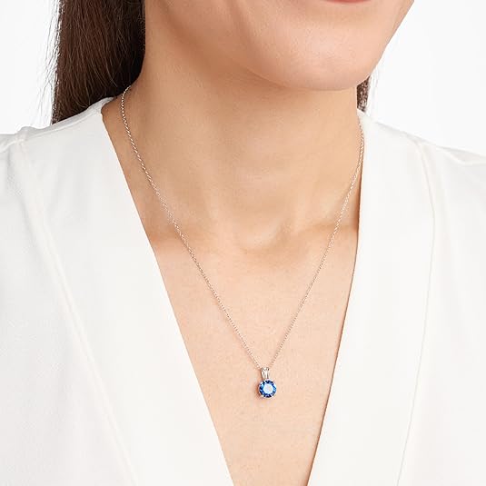 Collar con piedra redonda azul zafiro · Plateado