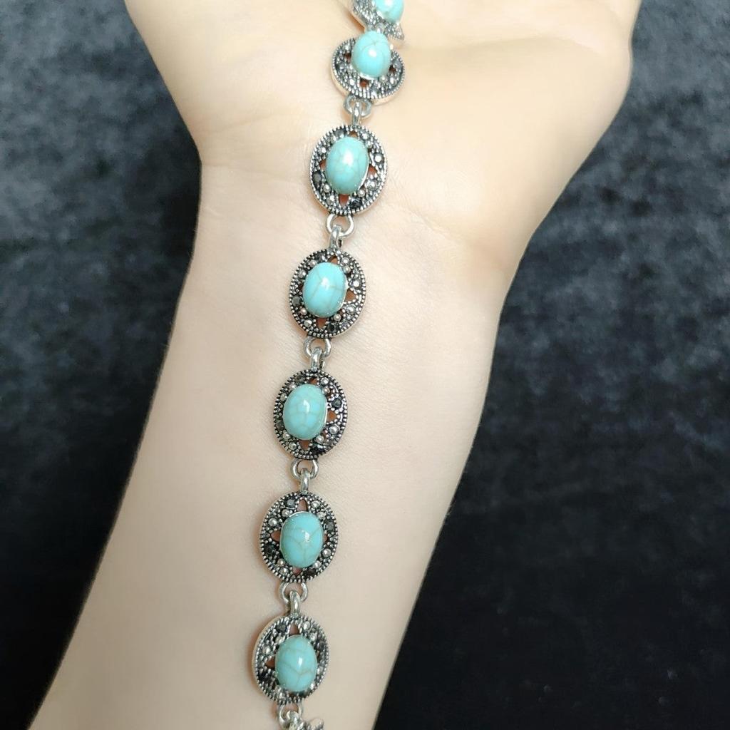 Pulsera Corvelle con emblema · Plateado
