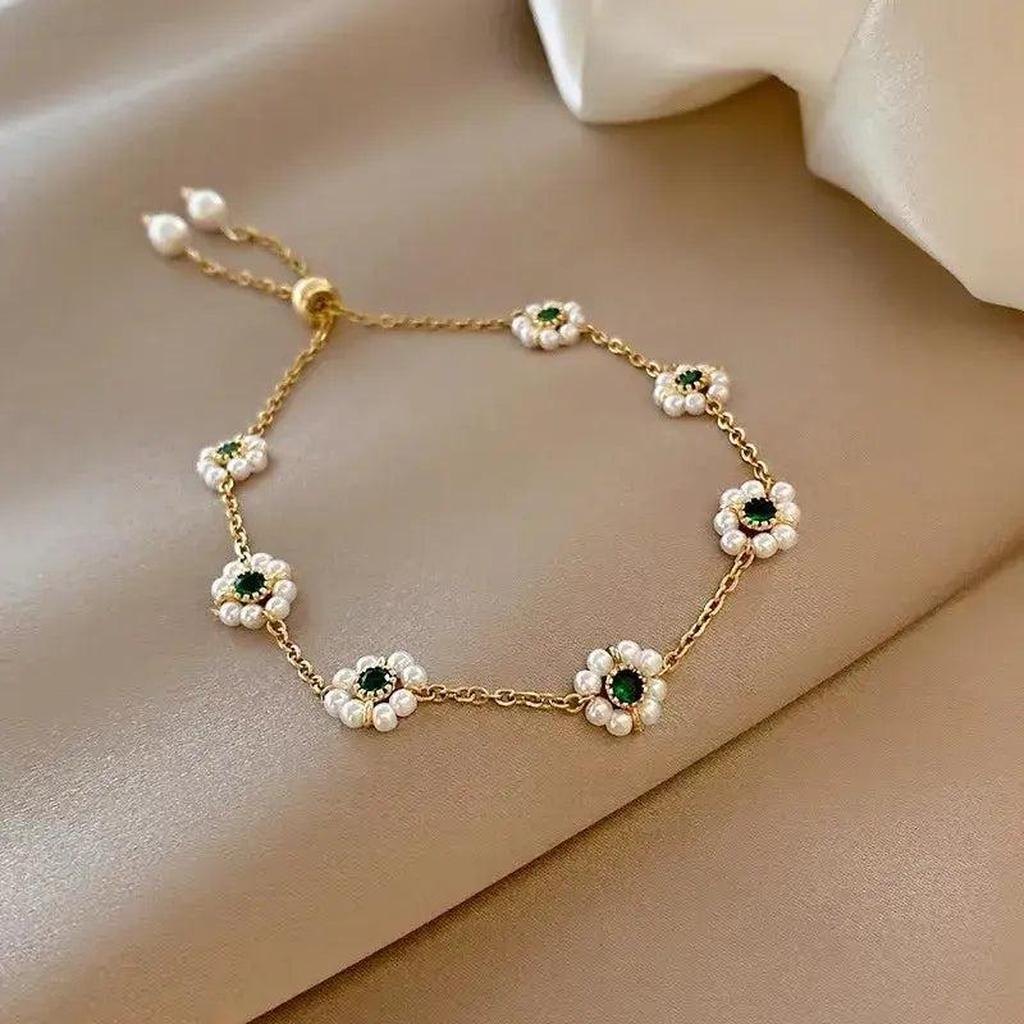 Pulsera elegante con cristales verdes