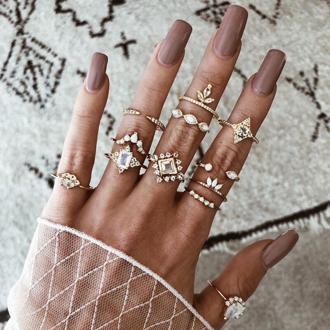 Set premium de 8 a 12 anillos · Dorado