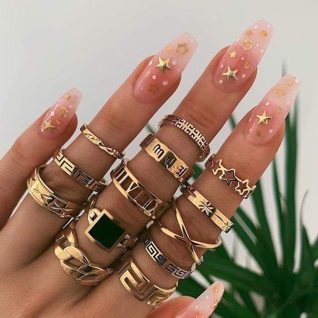 Set premium de 8 a 12 anillos · Dorado
