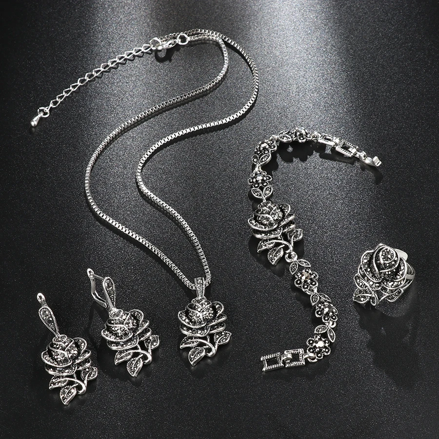 Conjunto elegante con brillos · Plateado