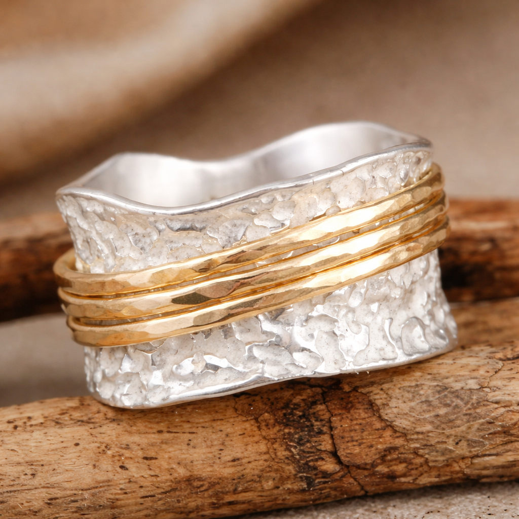 Anillo vintage ondulado con hilos · Bicolor