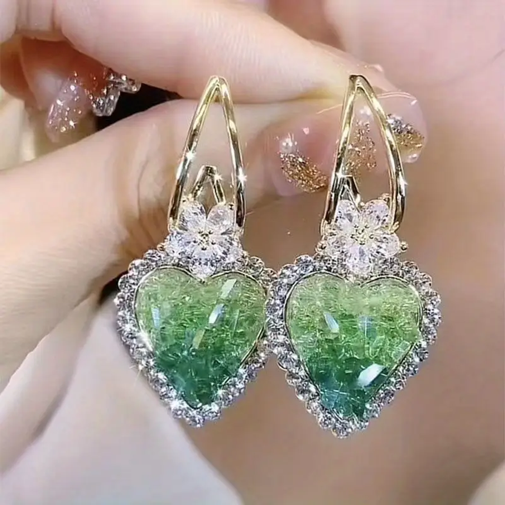 Pendientes de corazón verde con brillos · Dorado