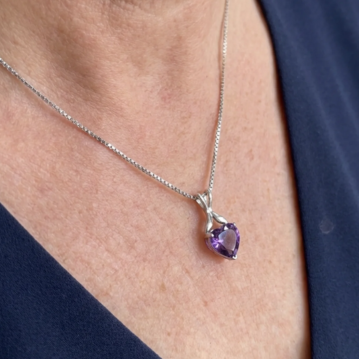 Collar Corazón violeta · Plateado