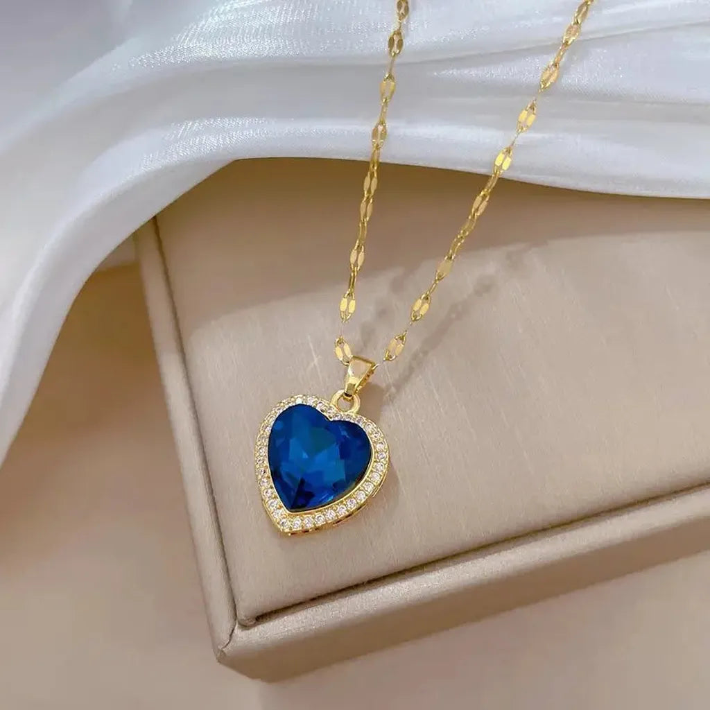 Collar Jaselle Vireyne · Dorado