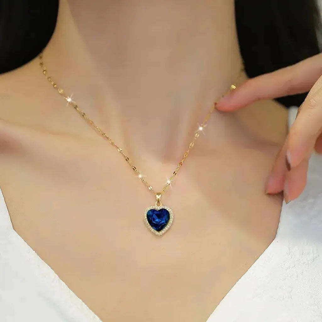 Collar Jaselle Vireyne · Dorado