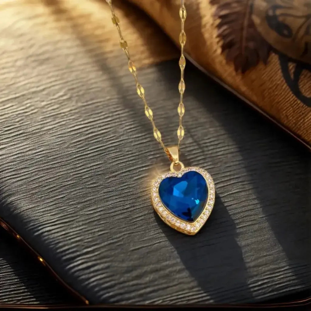 Collar Jaselle Vireyne · Dorado