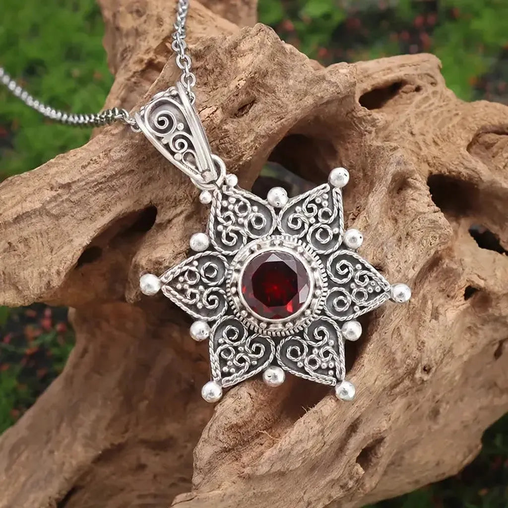 Collar Jessindra Carmalyth · Plateado
