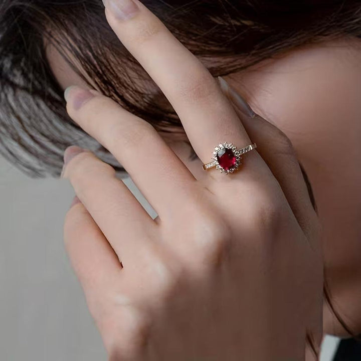 Anillo Emperatriz rojo · Dorado