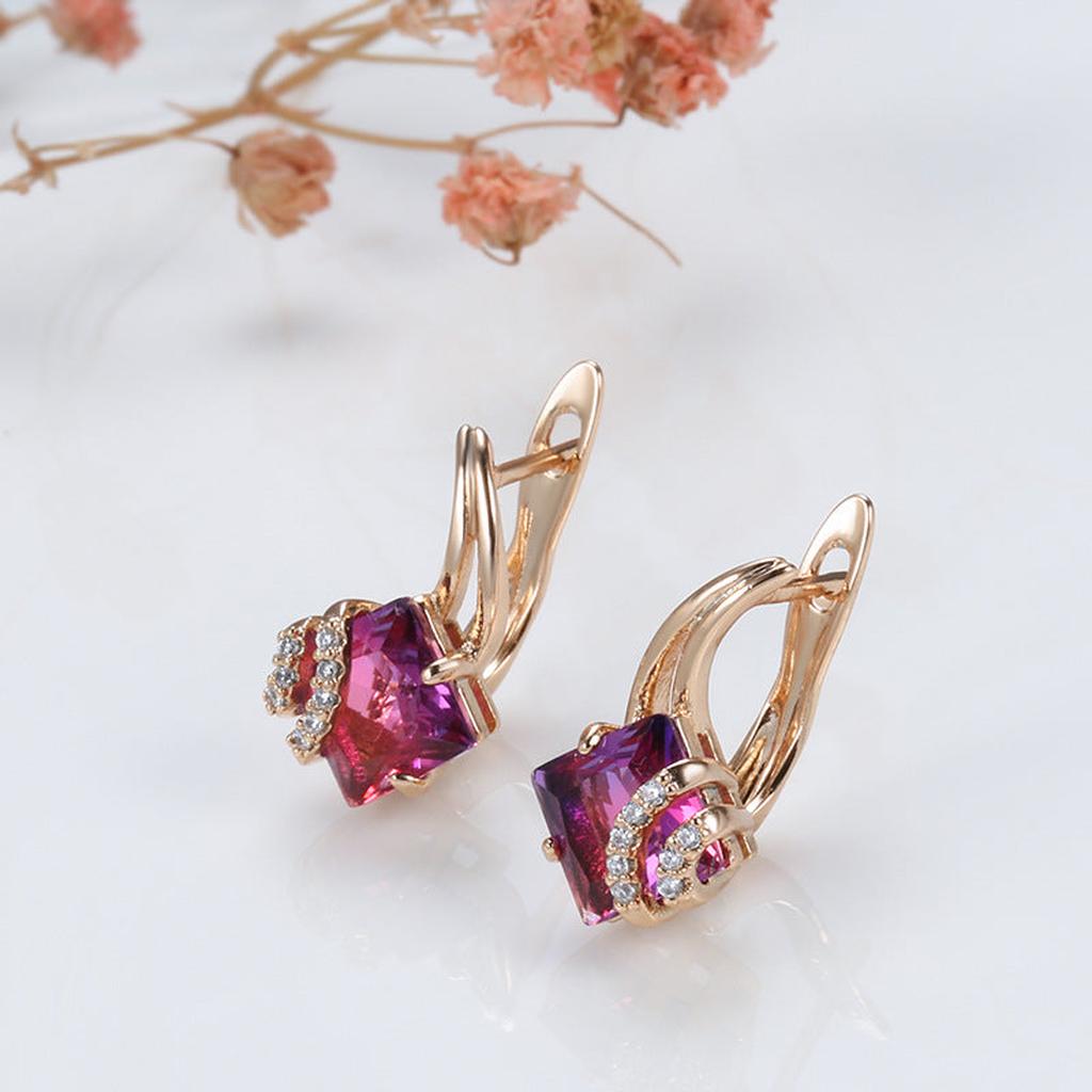 Pendientes cuadrados con cristal carmesí · Rosado