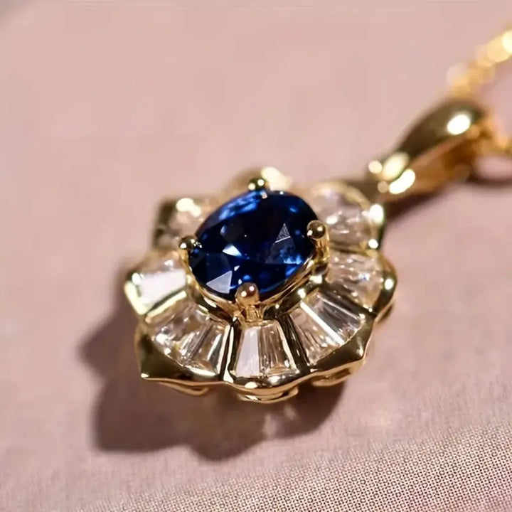 Collar Kavella Noctazure · Dorado
