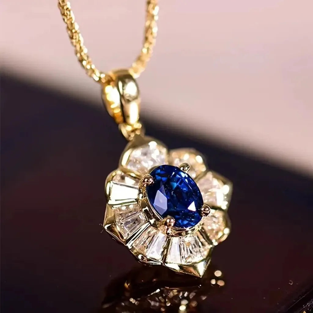 Collar Kavella Noctazure · Dorado