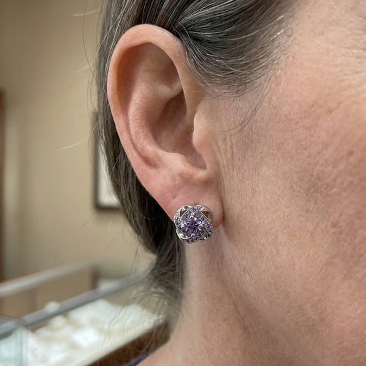 Pendientes nudo con cristal lila · Plateado