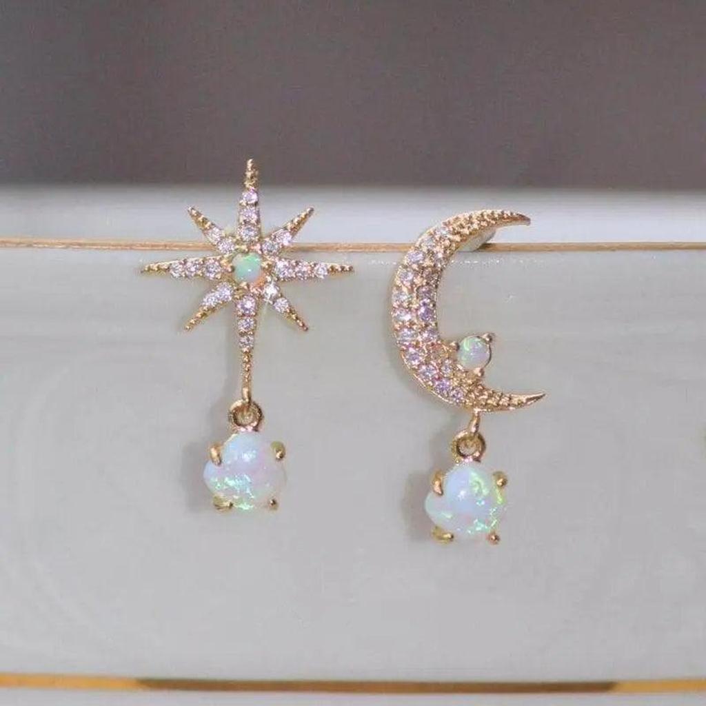 Pendientes luna y estrella efecto ópalo · Dorado