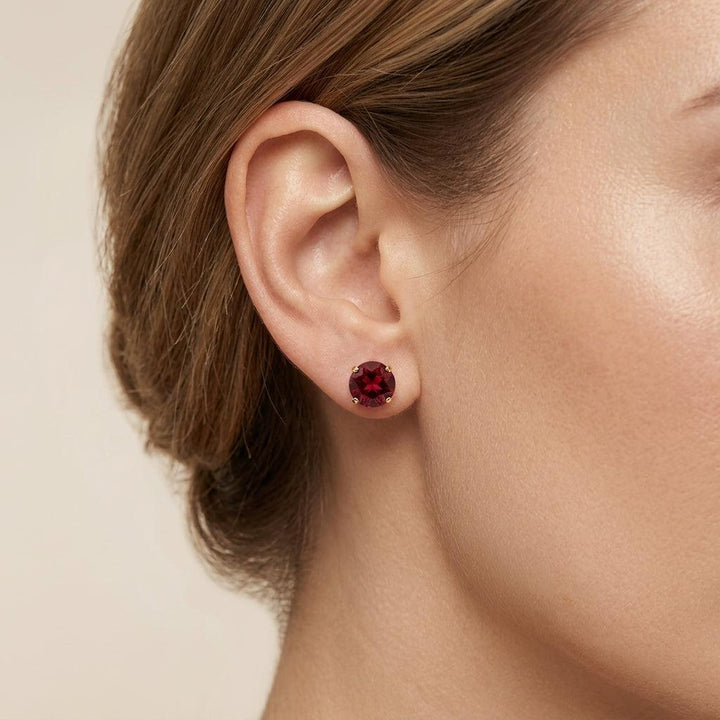 Pendientes redondos rojo rubí · Dorado