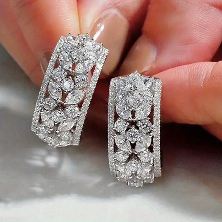 Pendientes de aro anchos con brillos florales · Plateado