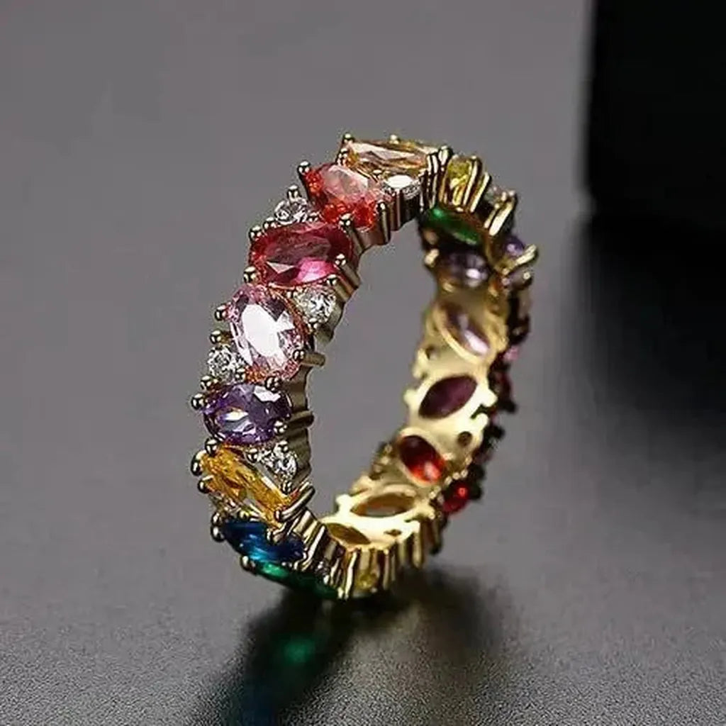 Anillo retro con brillos multicolor · Dorado