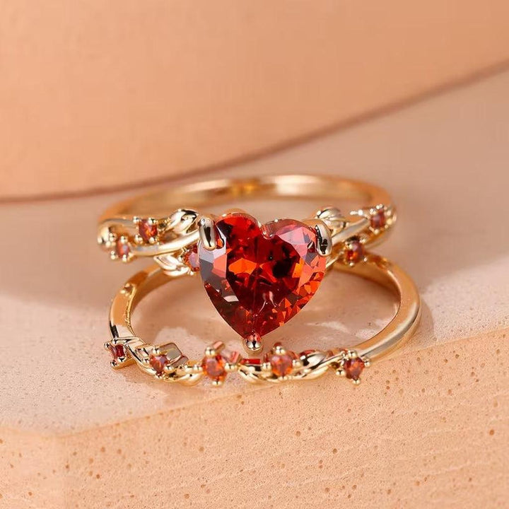Set de anillos Enredadera roja con corazón · Dorado