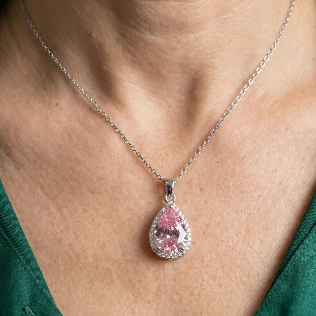 Collar con gota rosa · Plateado