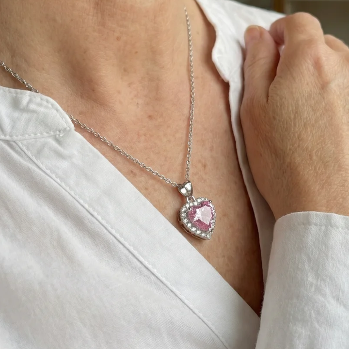 Collar de corazón rosa con halo · Plateado