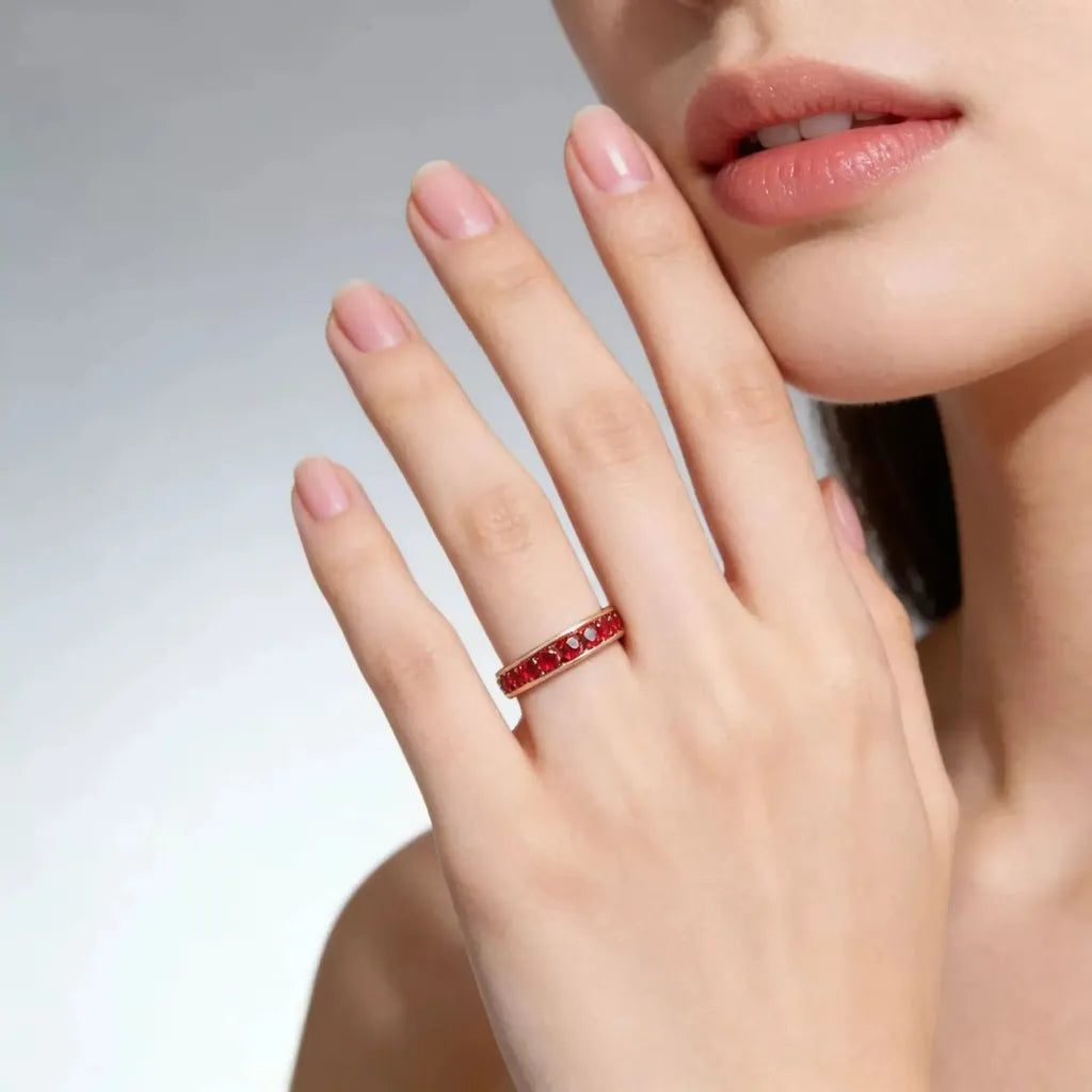 Anillo eternidad rojo rubí · Plateado